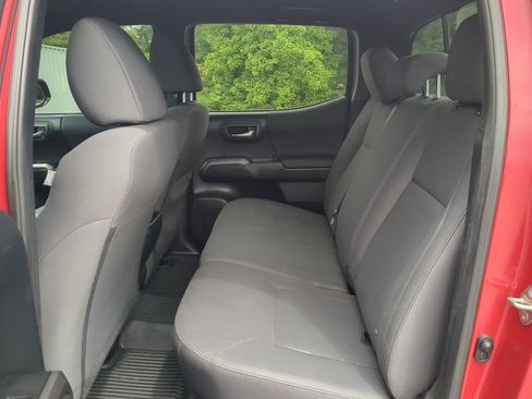 Used 2017 Toyota Tacoma TRD Sport w/ Tow Package (A/T) AWD/4WD image 12