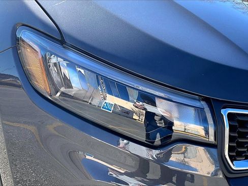 Used 2024 Jeep Compass Latitude image 29