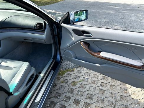 Used 2001 BMW 325Ci Convertible image 16