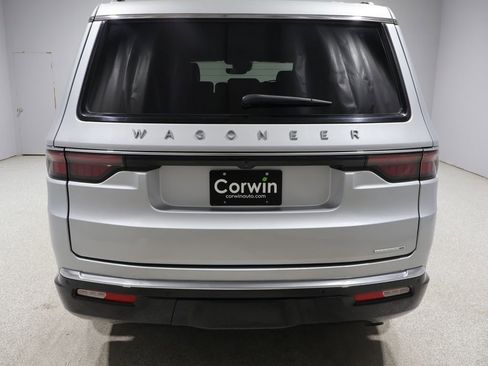 Used 2024 Jeep Wagoneer Series II AWD/4WD image 3