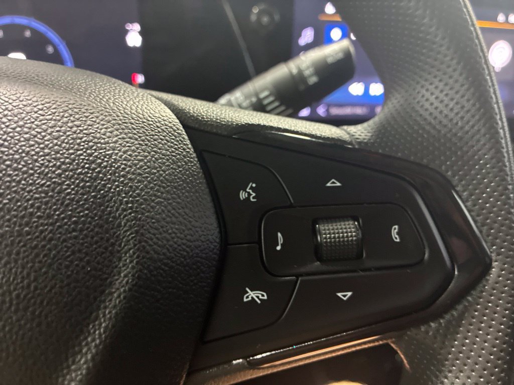 Used 2025 Chevrolet TrailBlazer LT AWD/4WD image 21