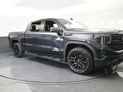 Used 2023 GMC Sierra 1500 Elevation w/ LPO, Elevation Black Package image 8