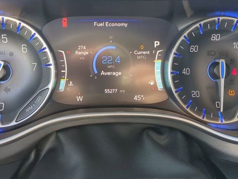 Used 2024 Chrysler Pacifica Touring-L image 34