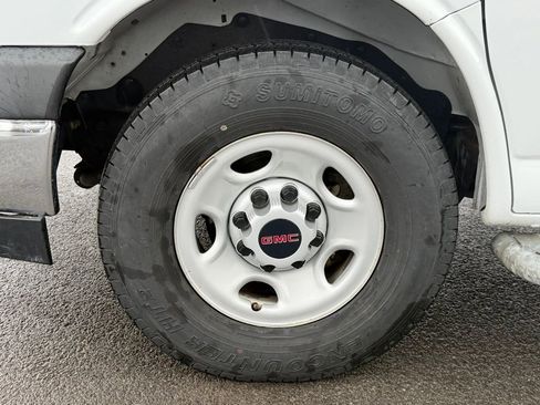 Used 2019 GMC Savana 2500 w/ Driver Convenience Package RWD image 9