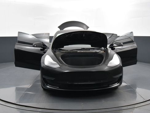 Used 2021 Tesla Model 3 Standard Range Plus image 36