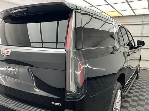 Used 2023 Cadillac Escalade ESV Premium Luxury AWD/4WD image 28