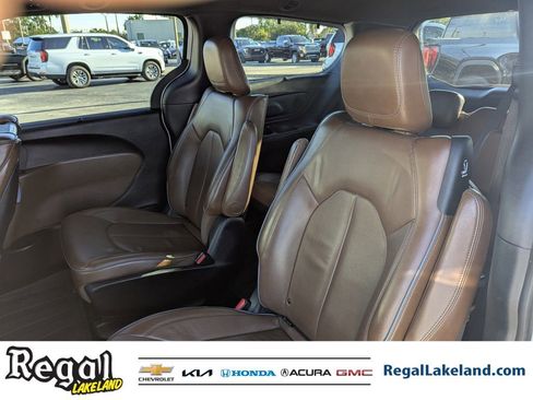 Used 2020 Chrysler Pacifica Limited w/ Advanced Safetytec Group image 16