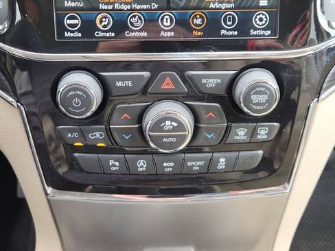 Used 2021 Jeep Grand Cherokee Limited AWD/4WD image 18