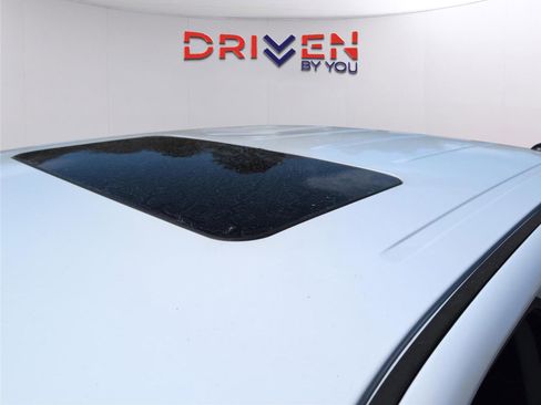 Used 2018 RAM 1500 SLT image 36