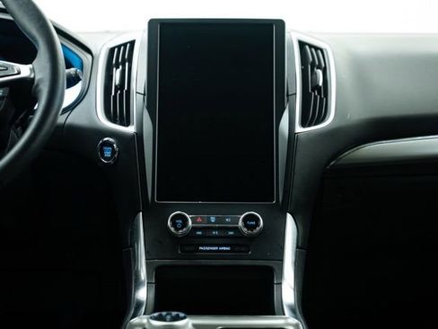 Used 2024 Ford Edge Titanium image 18