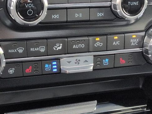 Used 2025 Ford F250 Lariat w/ Lariat Ultimate Package AWD/4WD image 25
