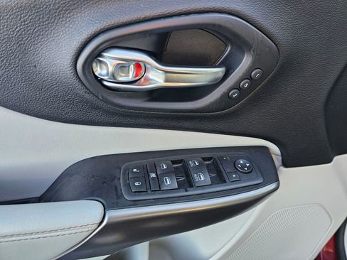 Used 2020 Jeep Cherokee Limited w/ Trailer Tow Group image 19