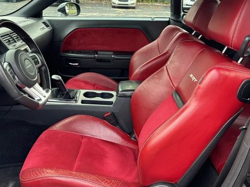 Used 2014 Dodge Challenger SRT8 w/ Harman/Kardon Audio Group RWD image 16