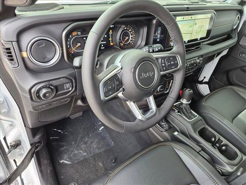 New 2026 Jeep Wrangler Unlimited Sahara AWD/4WD image 3