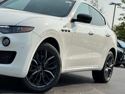 Used 2024 Maserati Levante GT Ultima AWD/4WD image 33