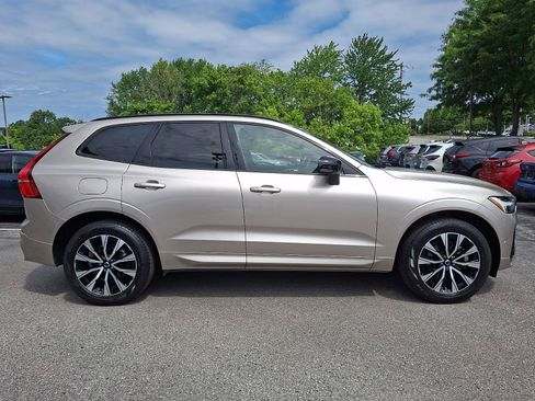 Certified 2024 Volvo XC60 B5 Plus w/ Climate Package AWD/4WD image 7