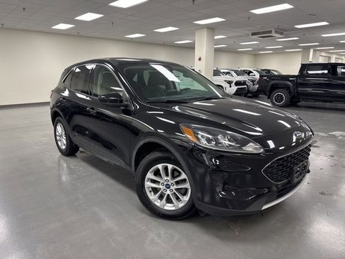 Certified 2024 Toyota Corolla Cross XLE image 37