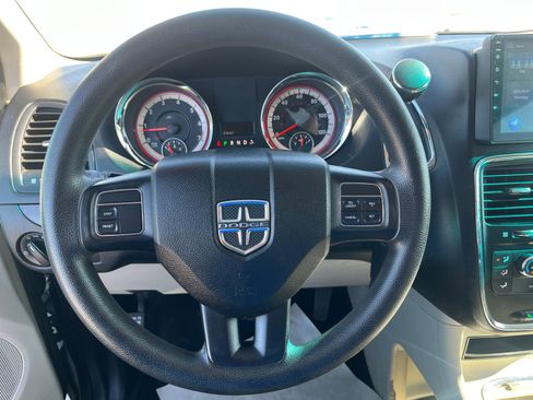 Used 2012 Dodge Grand Caravan SXT FWD image 9
