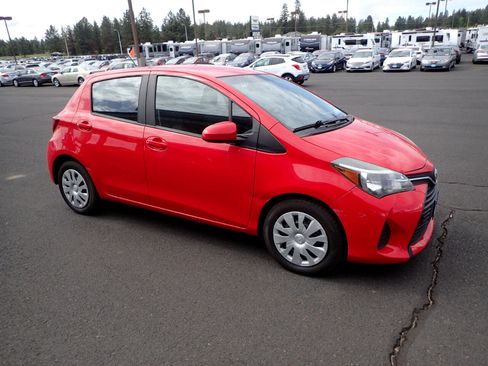 Used 2015 Toyota Yaris LE image 7