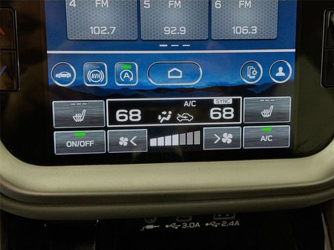 Used 2025 Subaru Outback Onyx Edition AWD/4WD image 9