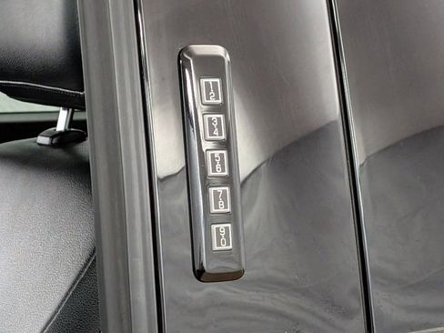 Used 2023 Ford F250 Lariat w/ Black Appearance Package image 12