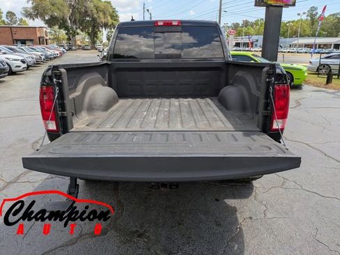 Used 2018 RAM 1500 SLT image 16