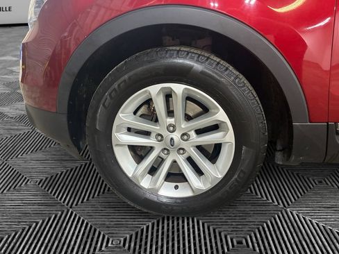 Used 2013 Ford Explorer XLT image 14