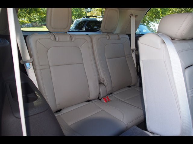 Used 2022 Lincoln Aviator Reserve w/ Equipment Group 201A AWD/4WD image 17