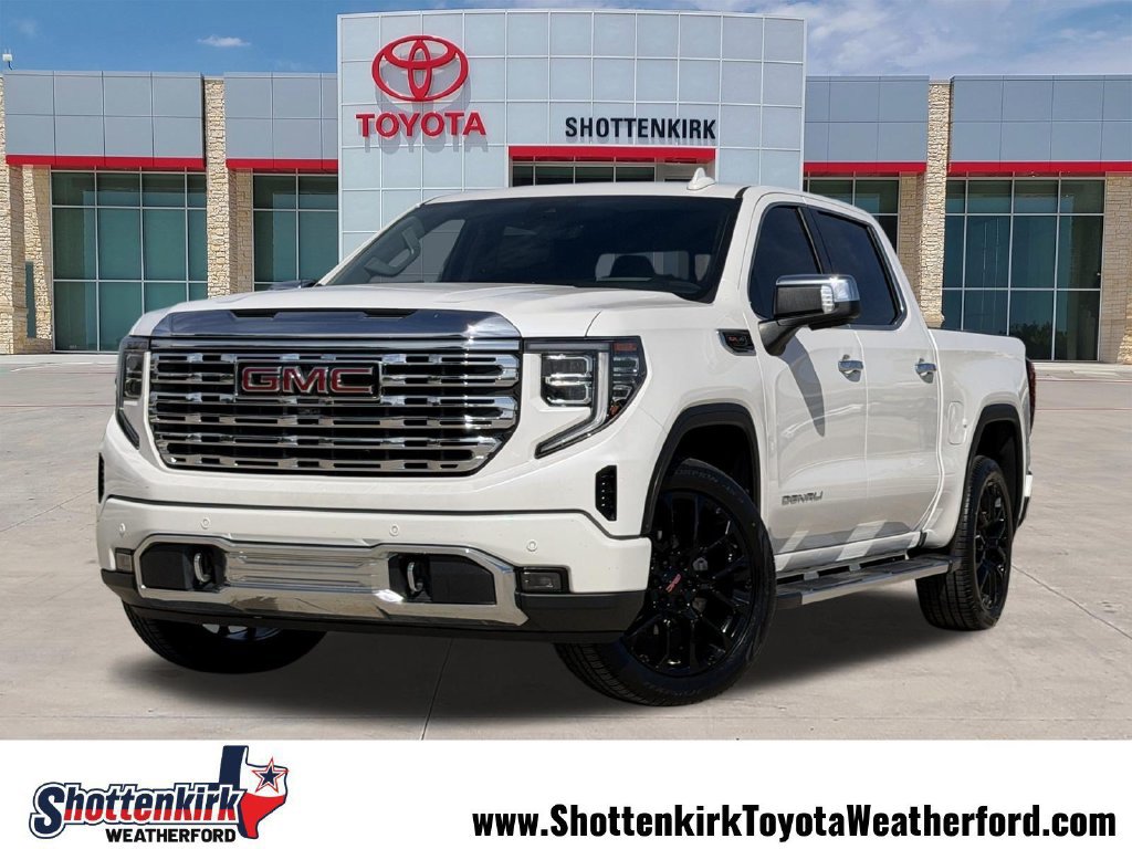 Used 2023 GMC Sierra 1500 Denali w/ Technology Package AWD/4WD image 2