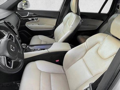 Used 2019 Volvo XC90 T6 Momentum w/ Advanced Package image 8
