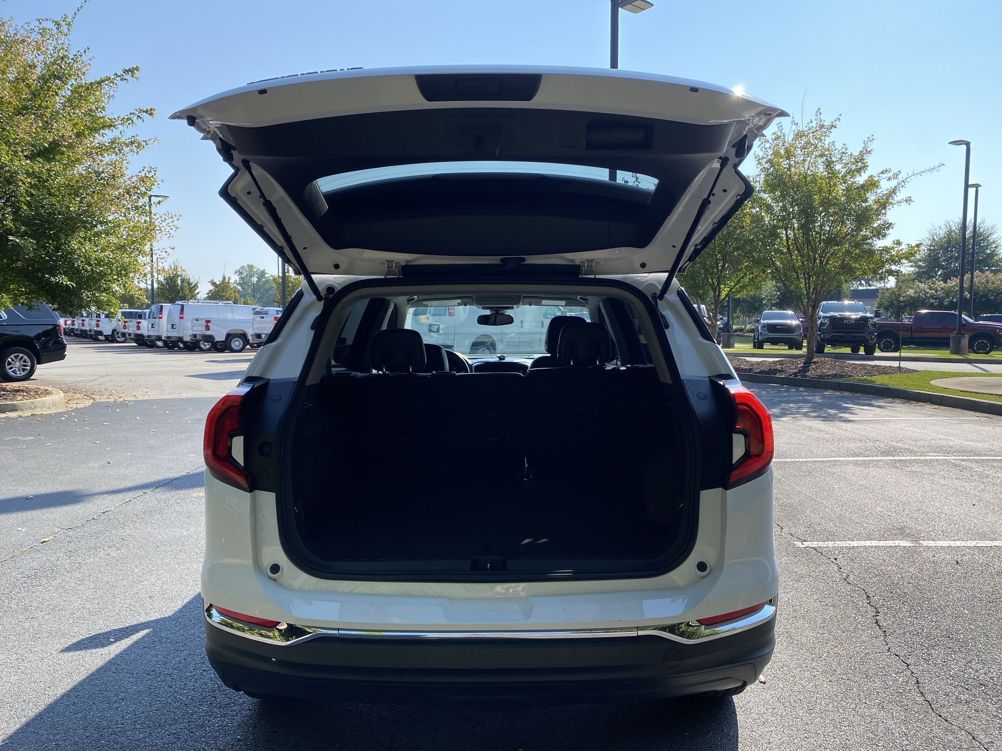 Used 2020 GMC Terrain SLT FWD image 11