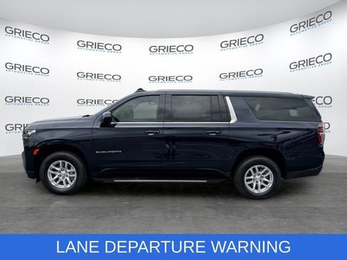 Used 2024 Chevrolet Suburban LT RWD image 4