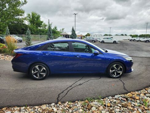 Certified 2023 Hyundai Elantra SEL w/ Convenience Package image 6