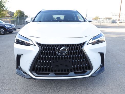 Used 2024 Lexus NX 250 FWD image 3