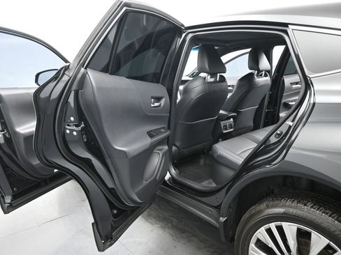 Used 2024 Toyota Venza Limited image 19