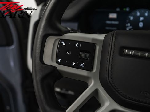 Used 2023 Land Rover Defender 110 X-Dynamic SE image 30