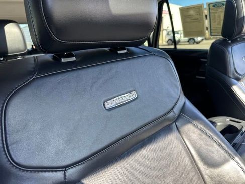 Used 2025 Ford Expedition Platinum image 15