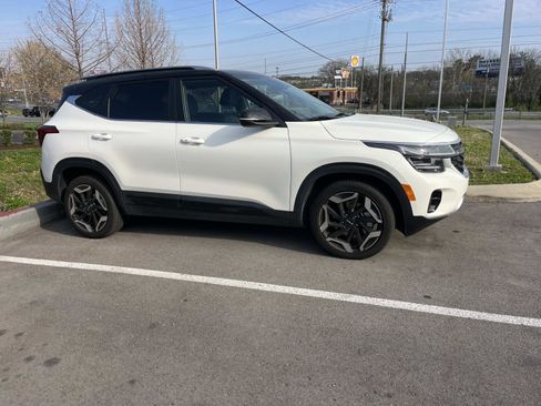 Certified 2024 Kia Seltos SX image 2