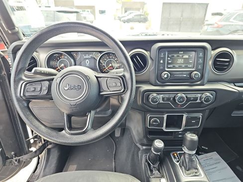Used 2018 Jeep Wrangler Unlimited Sport AWD/4WD image 9