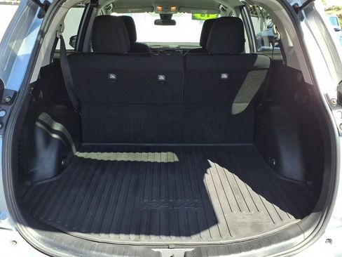 Used 2018 Toyota RAV4 LE w/ All Weather Liner Package FWD image 8