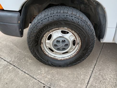 Used 2004 Dodge Dakota 2WD Club Cab w/ Hd Service Group image 32