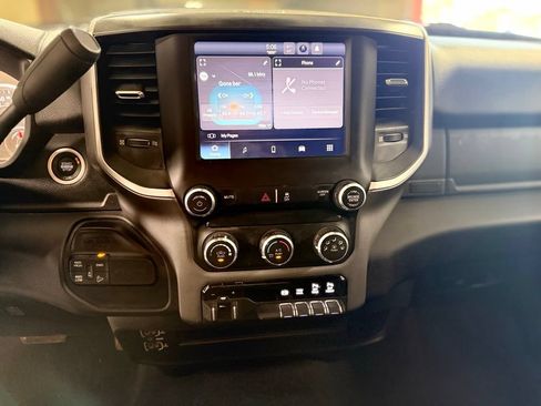 Used 2024 RAM 2500 Big Horn w/ Off Road Package AWD/4WD image 16