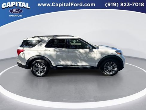 Certified 2022 Ford Explorer XLT w/ Equipment Group 202A image 9