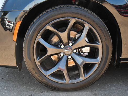 Used 2021 Chrysler 300 Touring w/ Sport Appearance Package RWD image 12