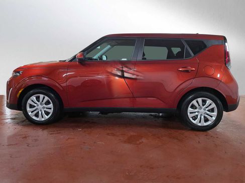 Used 2023 Kia Soul LX image 4