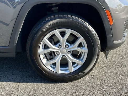Used 2023 Jeep Grand Cherokee L Limited AWD/4WD image 13