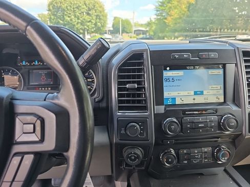 Used 2017 Ford F150 XLT w/ Equipment Group 302A Luxury AWD/4WD image 19