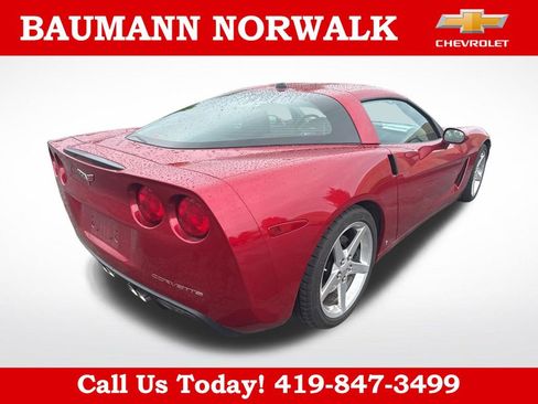 Used 2005 Chevrolet Corvette Coupe w/ Preferred Equipment Group RWD image 9