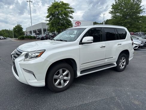 Used 2017 Lexus GX 460 w/ Navigation Package AWD/4WD image 2