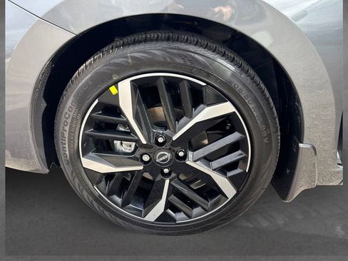 New 2025 Nissan Versa SR w/ Trunk Package image 11